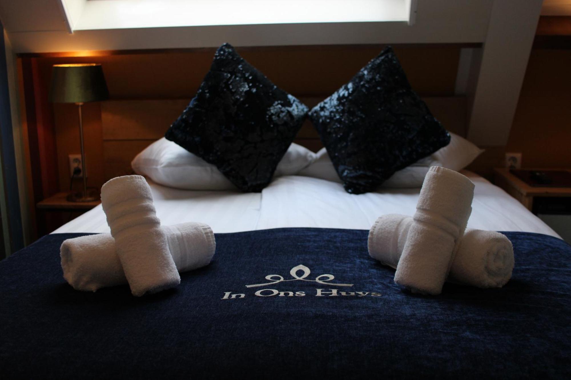 Hotel West Inn Hippolytushoef Екстериор снимка
