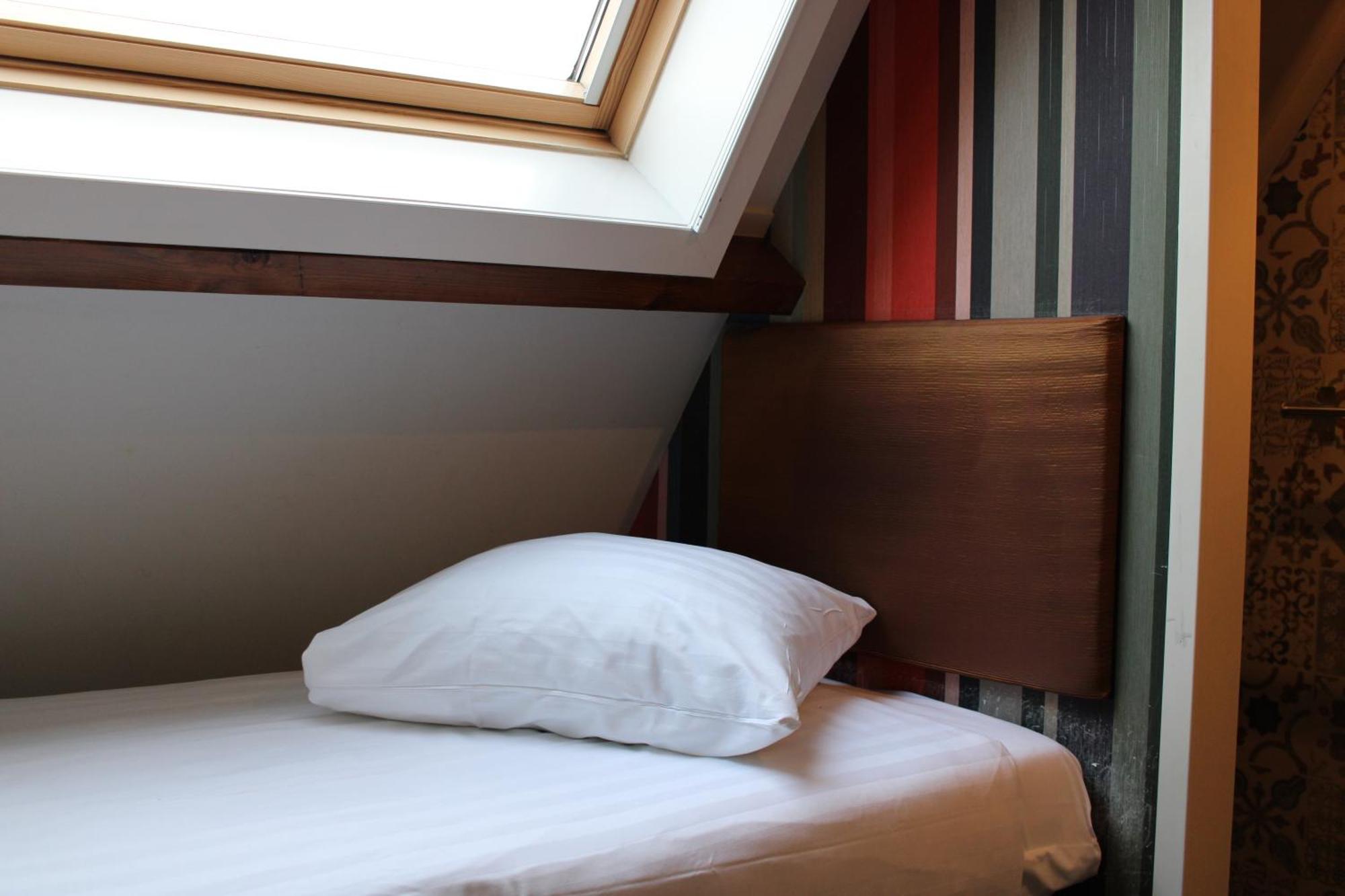 Hotel West Inn Hippolytushoef Екстериор снимка