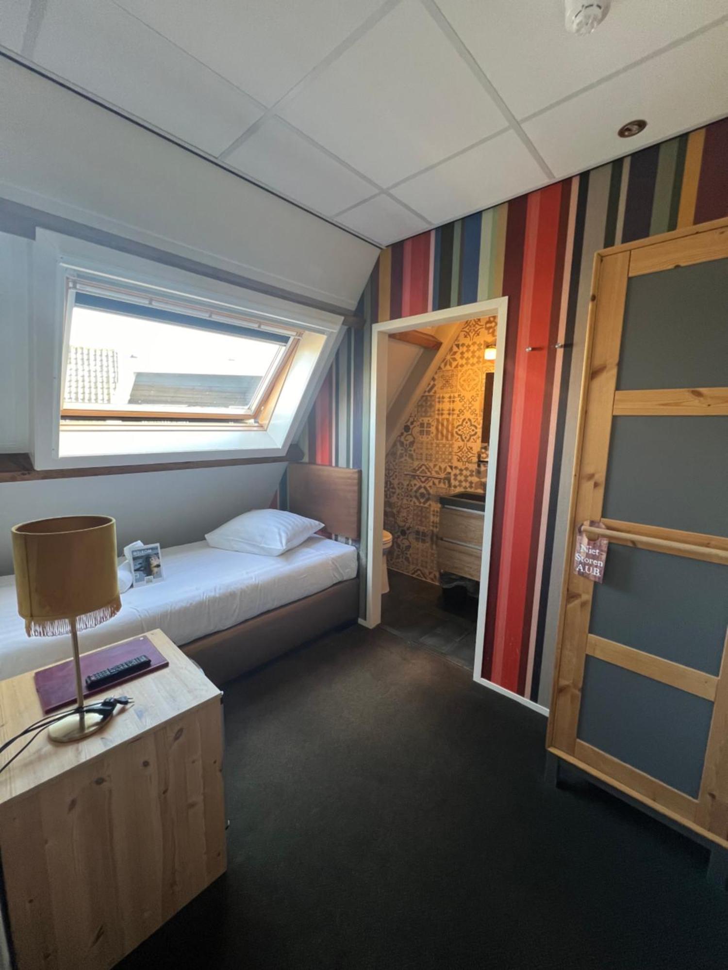Hotel West Inn Hippolytushoef Екстериор снимка